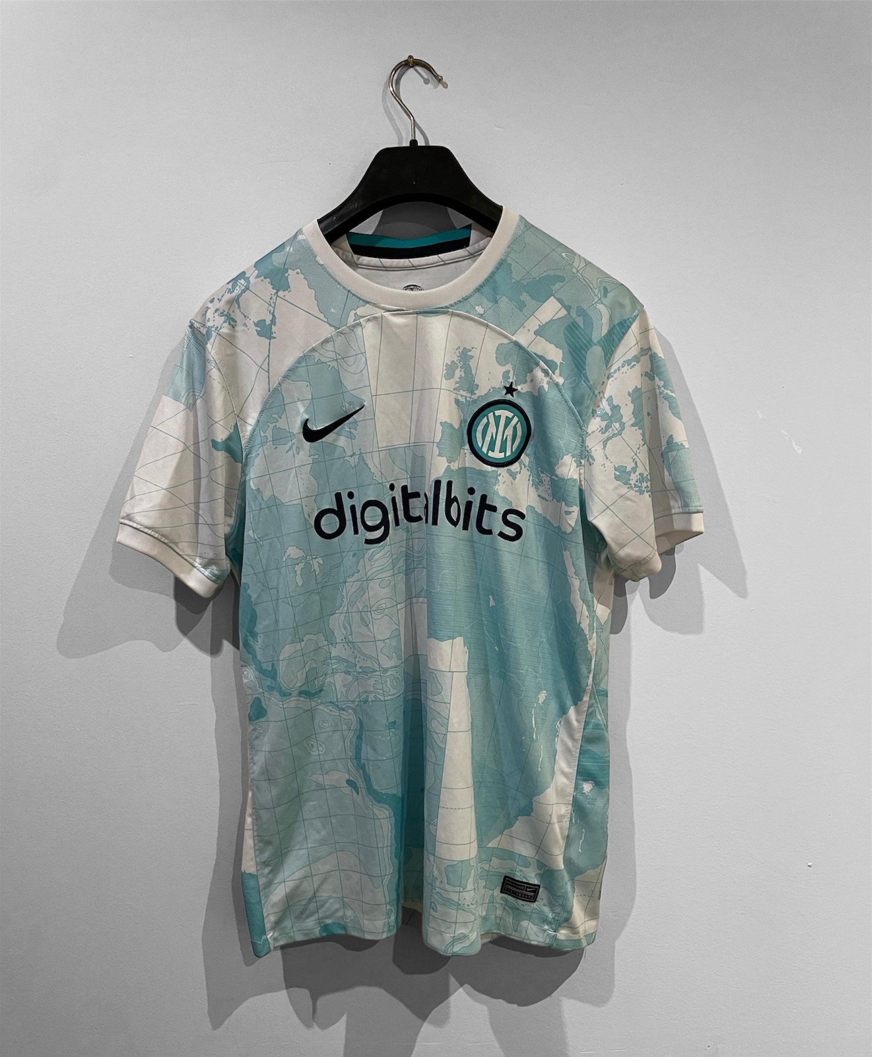 Inter Milán 2022/23 Venkovní dres